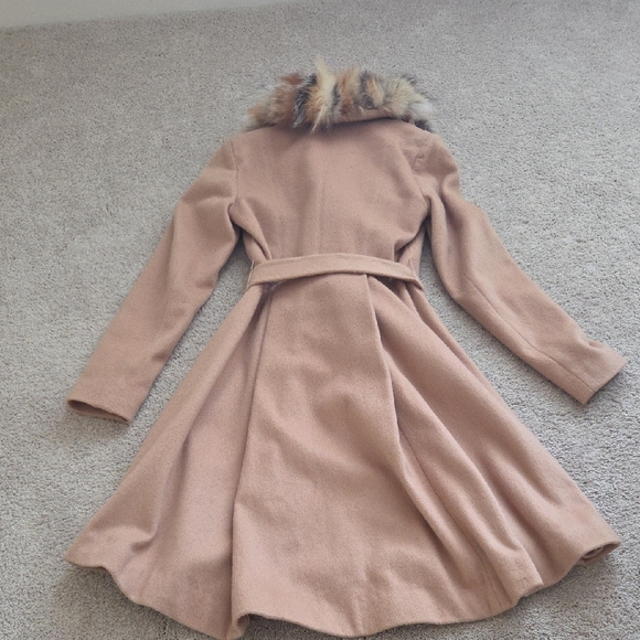 Alice + Olivia Camel  Coat with Fox Fur Trim - Picture 3 of 6